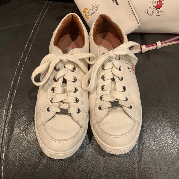 COPY - Disney Coach Mickey Handbag with crossbody strap, Wristlet, and Tennis S… - Picture 4 of 12